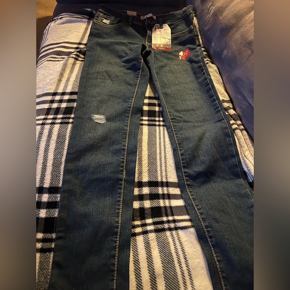 Girls Levis jeans. New with tags